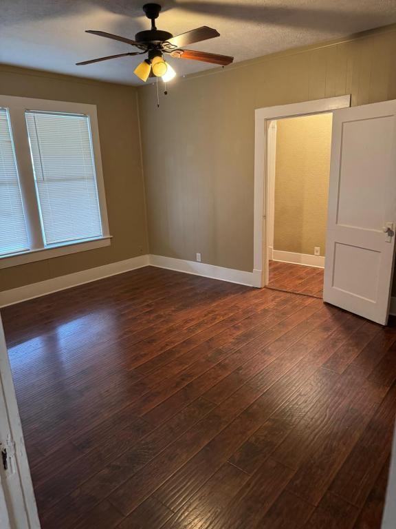 313 E Lloyd St - Photo 4 of 11