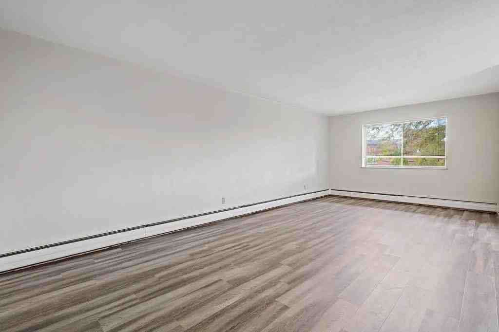 515 Riverview Dr #101 - Photo 3 of 22