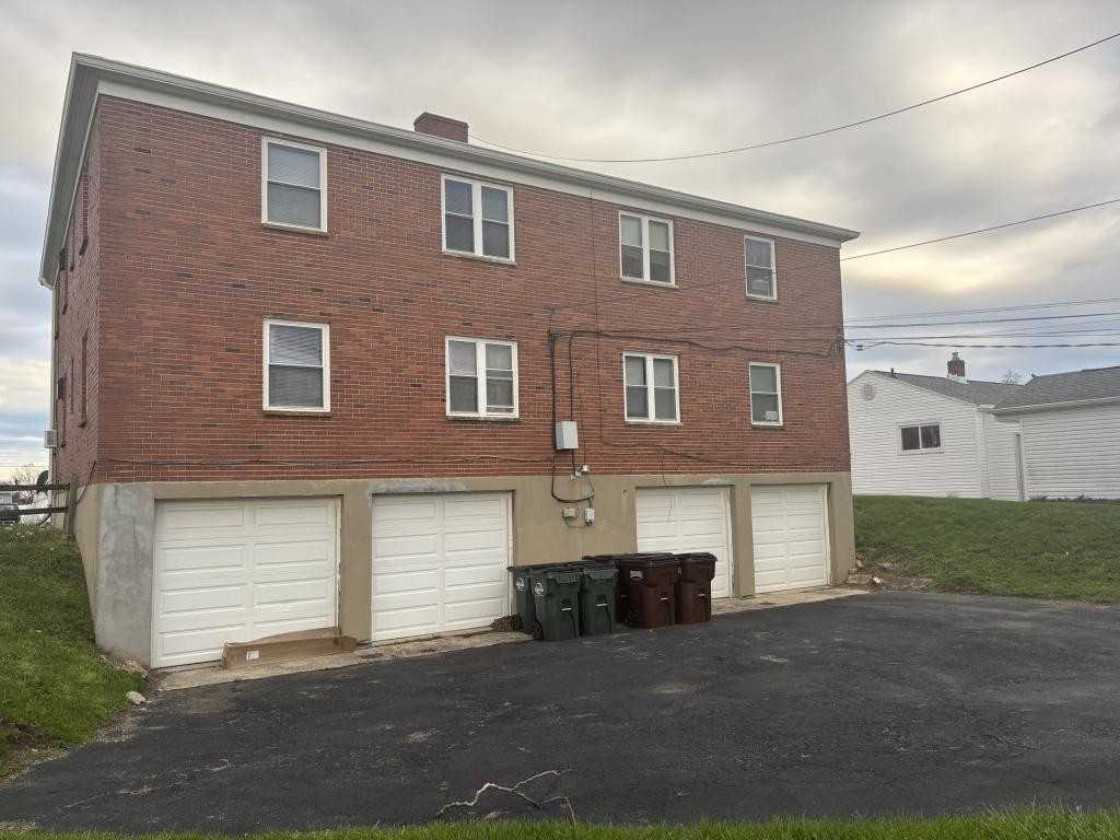 618 Jefferson St - Photo 2 of 13