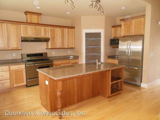 1175 SW Cole Pl - Photo 3 of 37