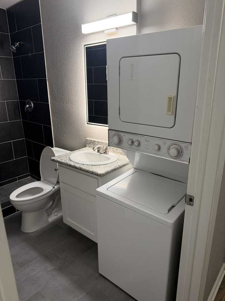 114 Jacobs St #201 - Photo 7 of 9