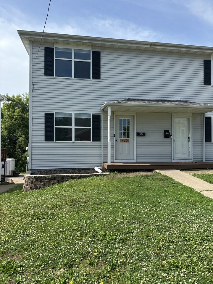 420 Clarke Dr - Photo 2 of 12