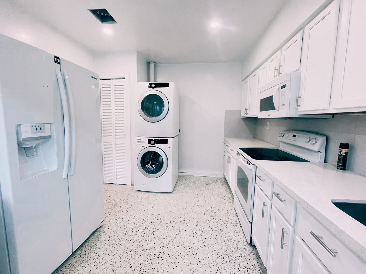 3574 Sw 25th Ter #1 - Photo 5 of 12