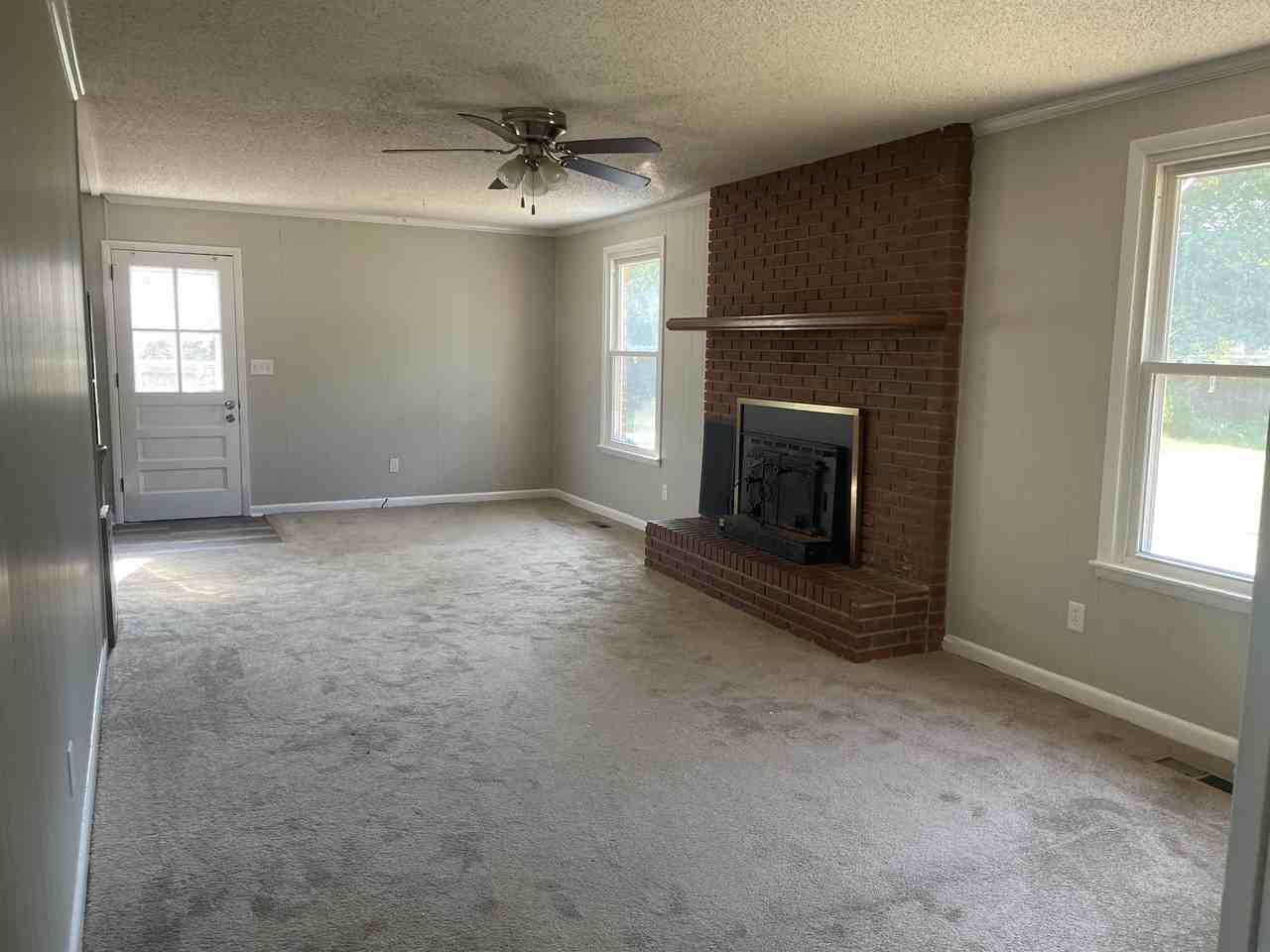 6031 Franklin Rd - Photo 3 of 11