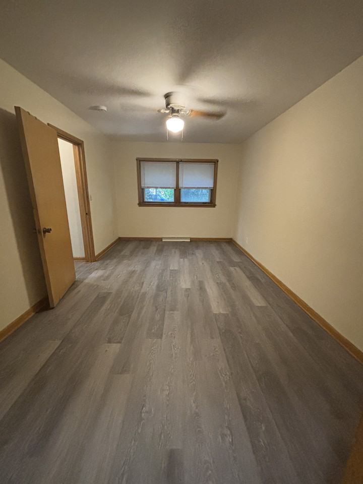 5224 W Forest Home Ave #2 - Photo 4 of 11