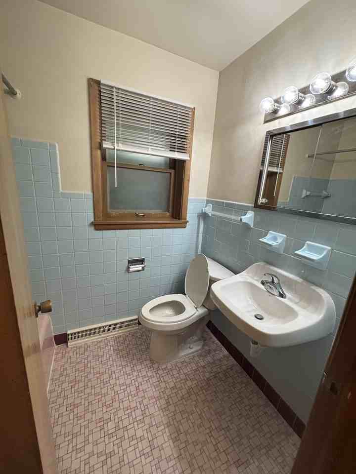 5224 W Forest Home Ave #2 - Photo 6 of 11