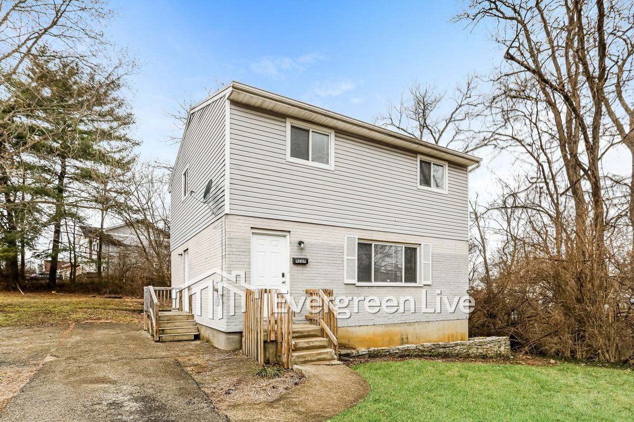 9269 Burgess Dr - Photo 2 of 16