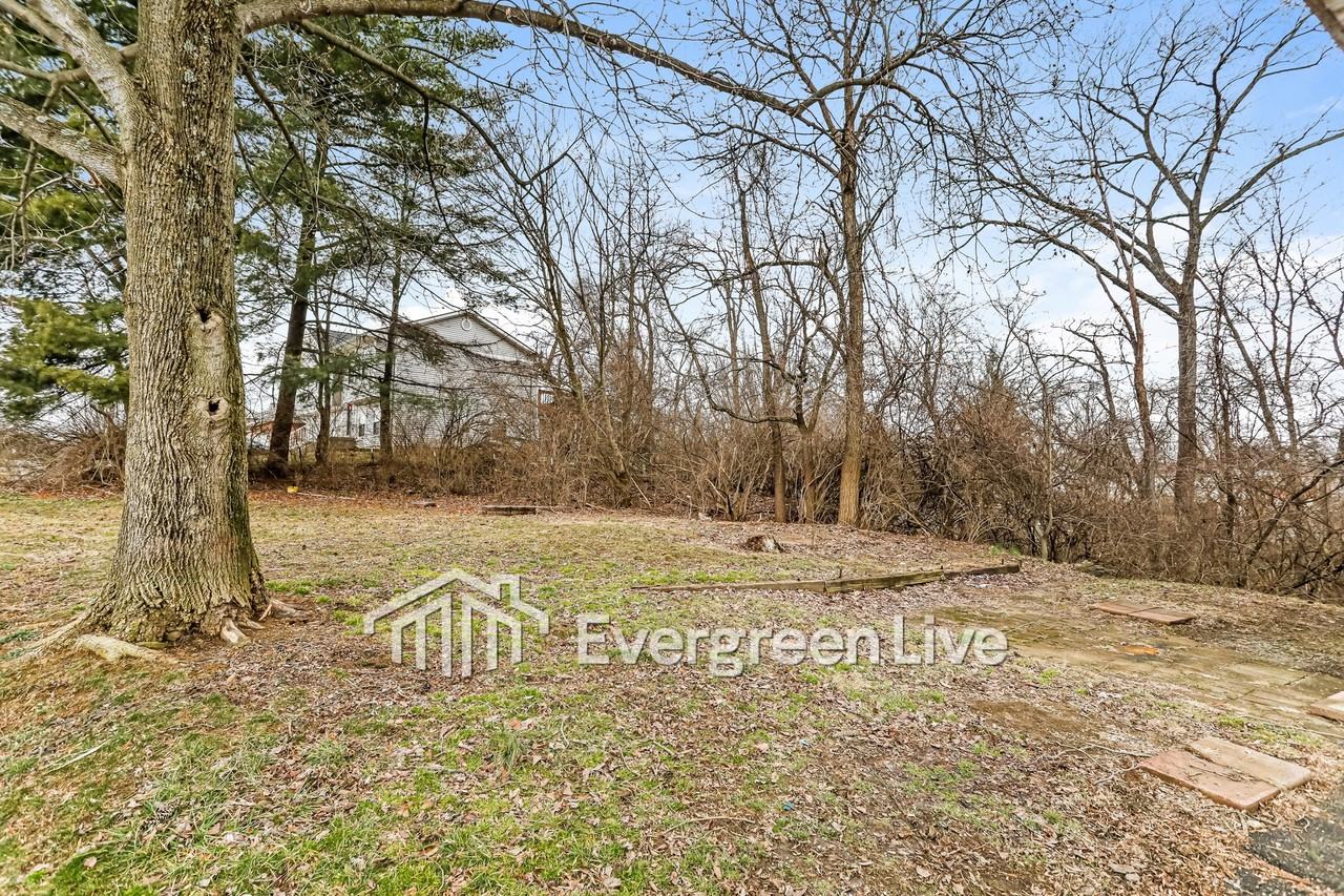9269 Burgess Dr - Photo 3 of 16
