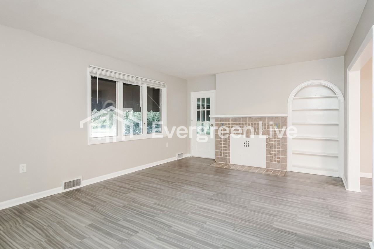 408 Tremont Ave - Photo 3 of 15