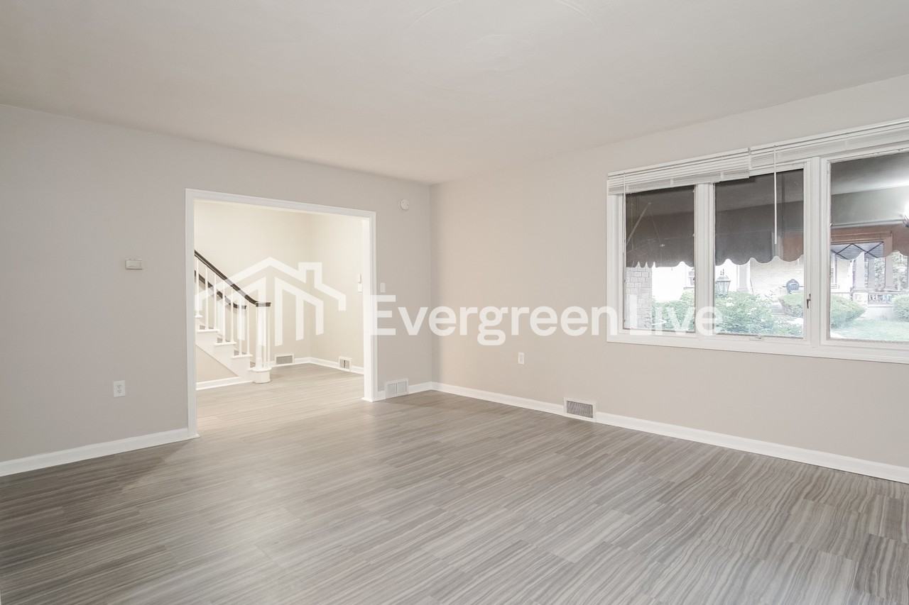 408 Tremont Ave - Photo 4 of 15