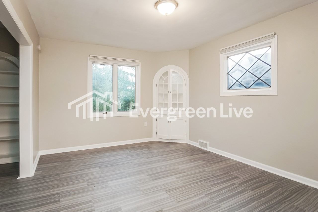 408 Tremont Ave - Photo 5 of 15