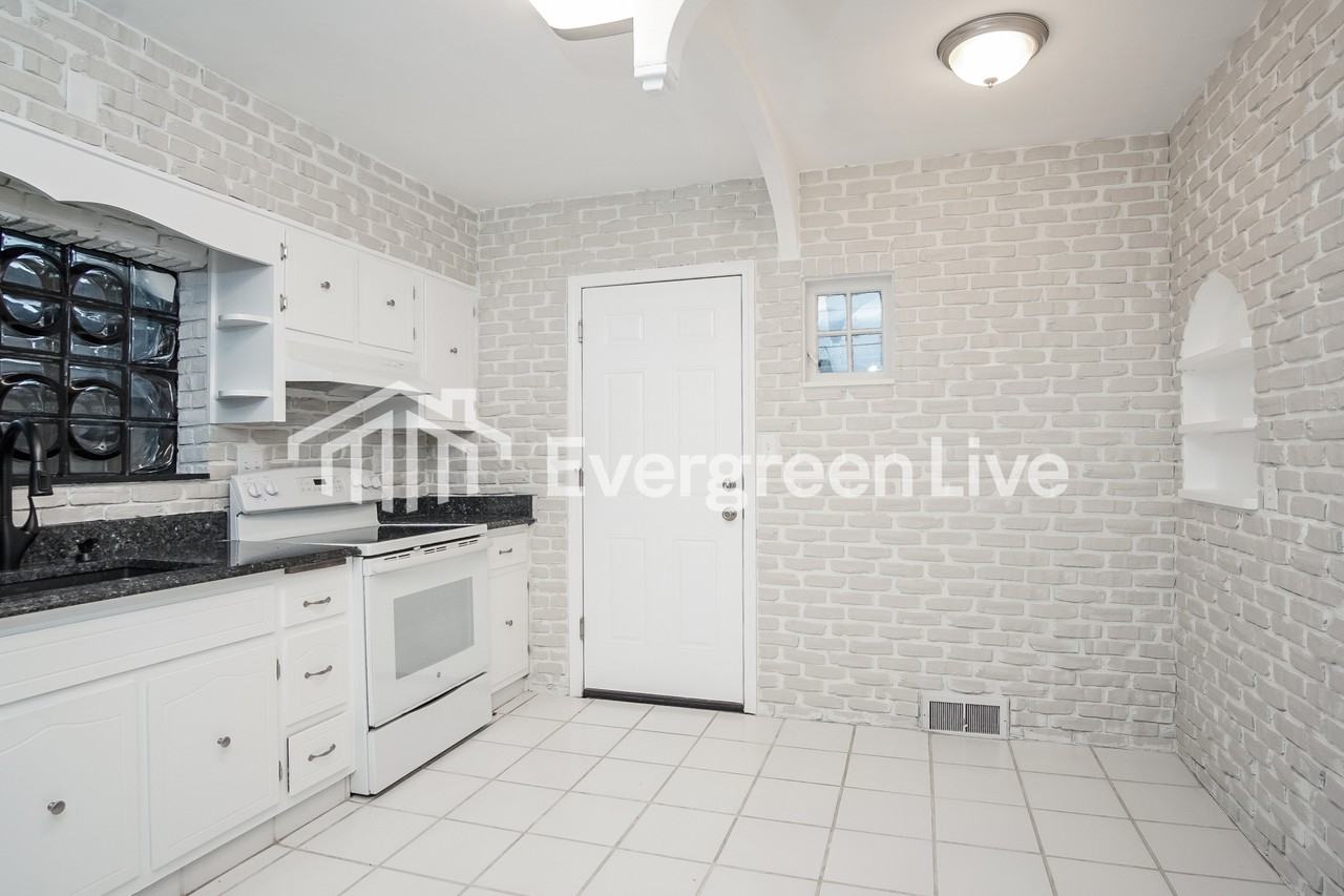 408 Tremont Ave - Photo 7 of 15