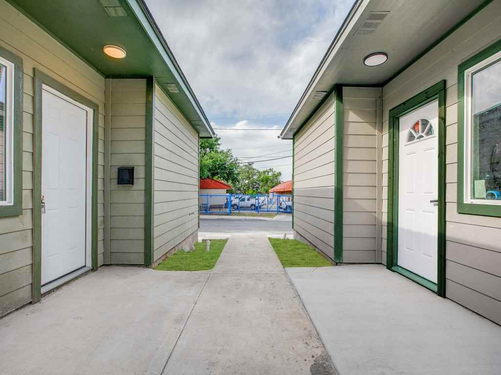 2910 S Laredo St #2 - Photo 2 of 28