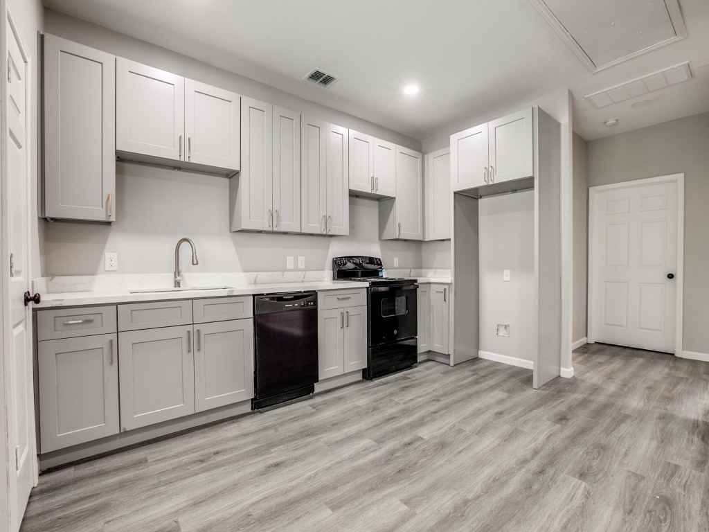 2910 S Laredo St #2 - Photo 3 of 28
