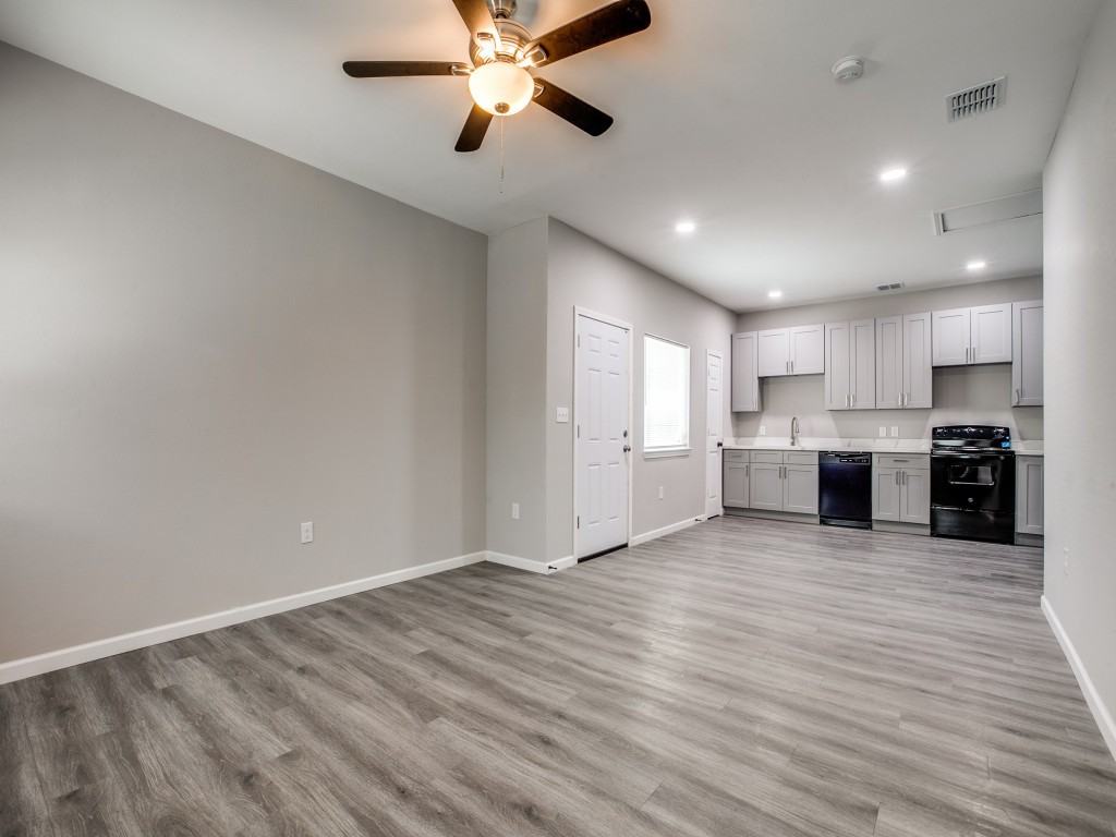 2910 S Laredo St #2 - Photo 4 of 28