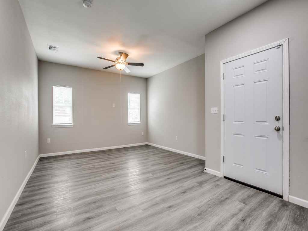 2910 S Laredo St #2 - Photo 6 of 28