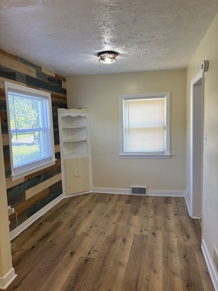 3708 Harrison St - Photo 5 of 11