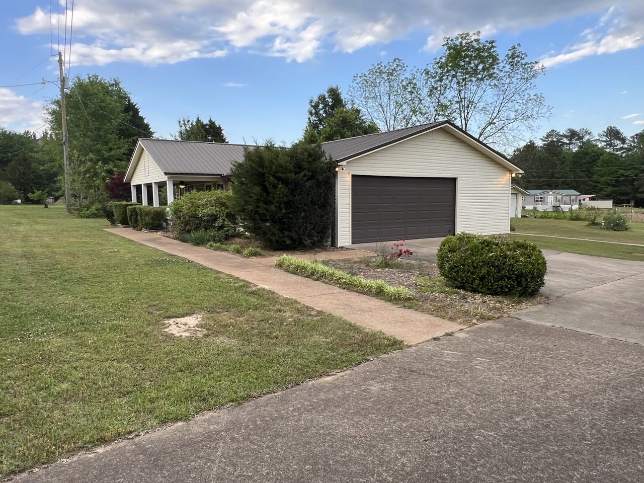 1396 Nix Rd - Photo 4 of 22