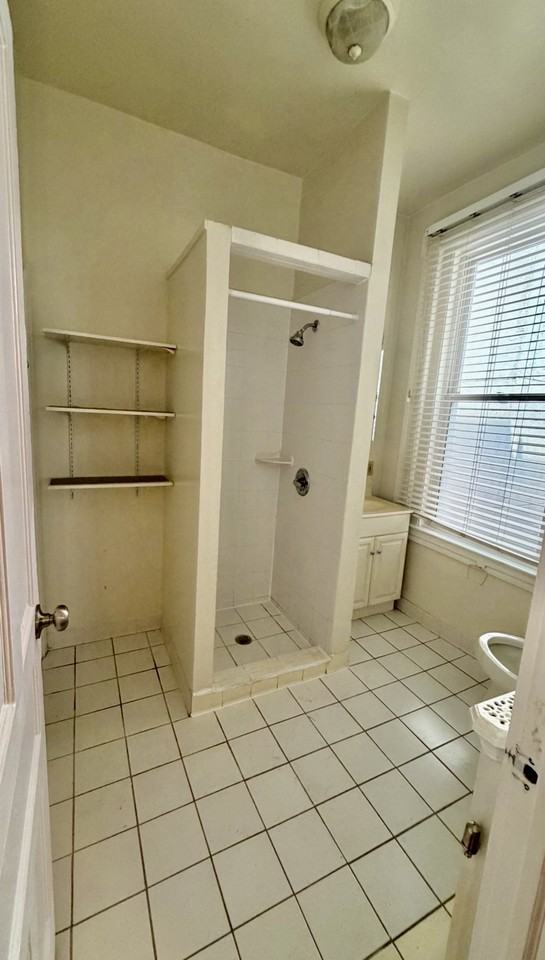 1702 16th St Nw #4 - Photo 5 of 6