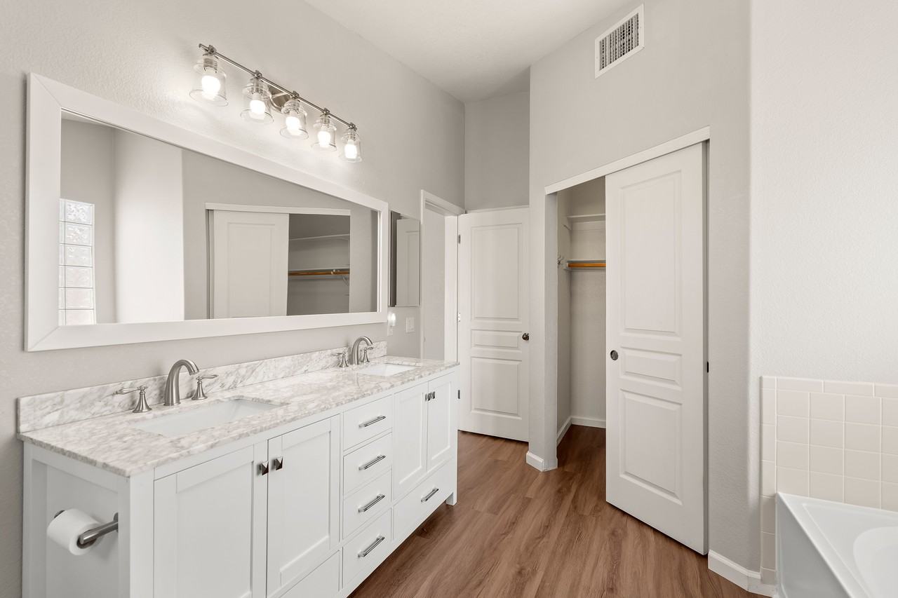 2729 Cartegena Dr - Photo 3 of 32