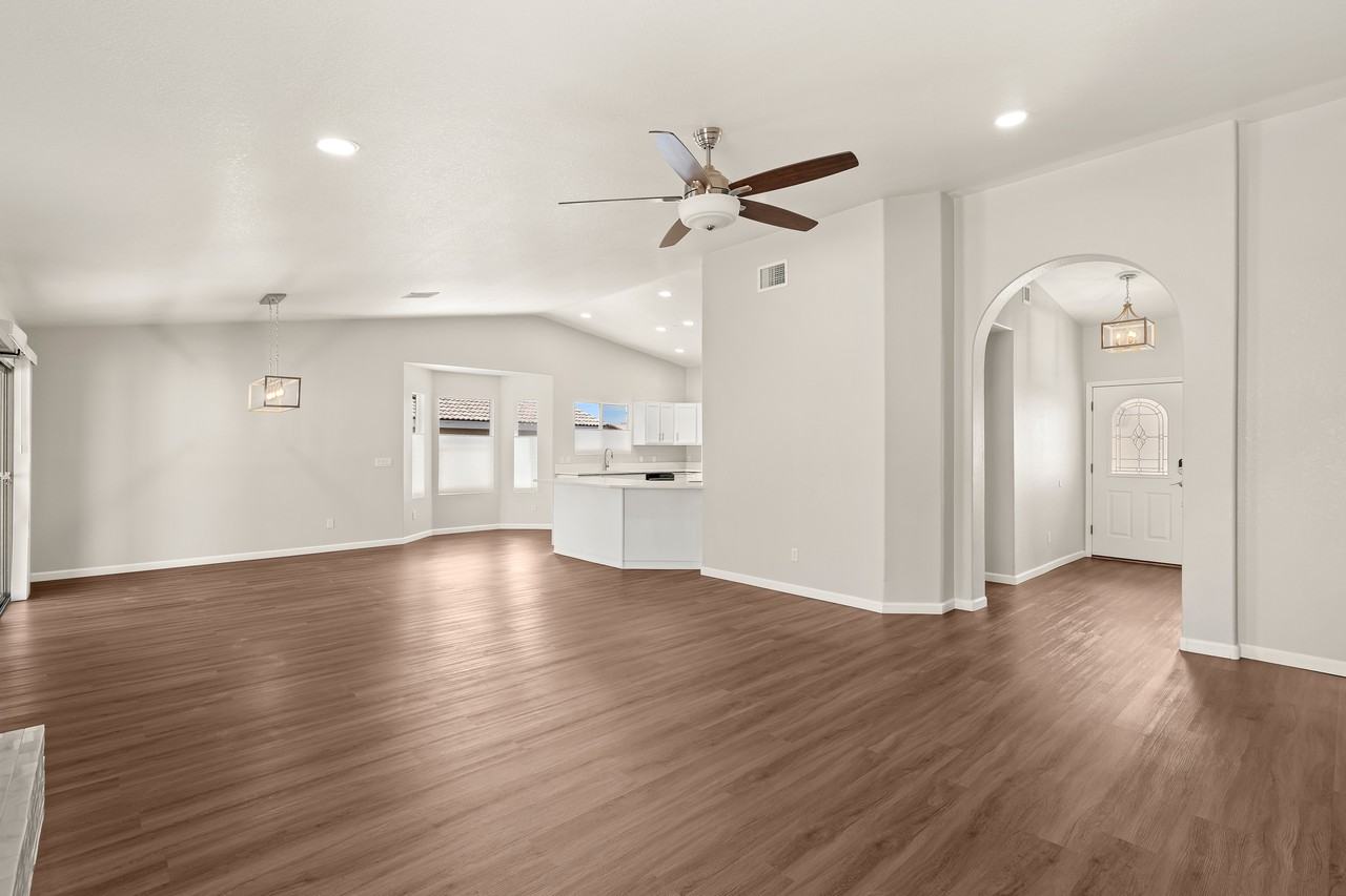2729 Cartegena Dr - Photo 6 of 32