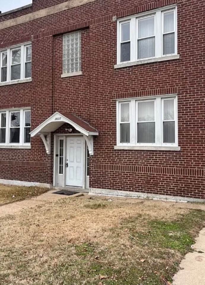 3637 Chippewa St #2E