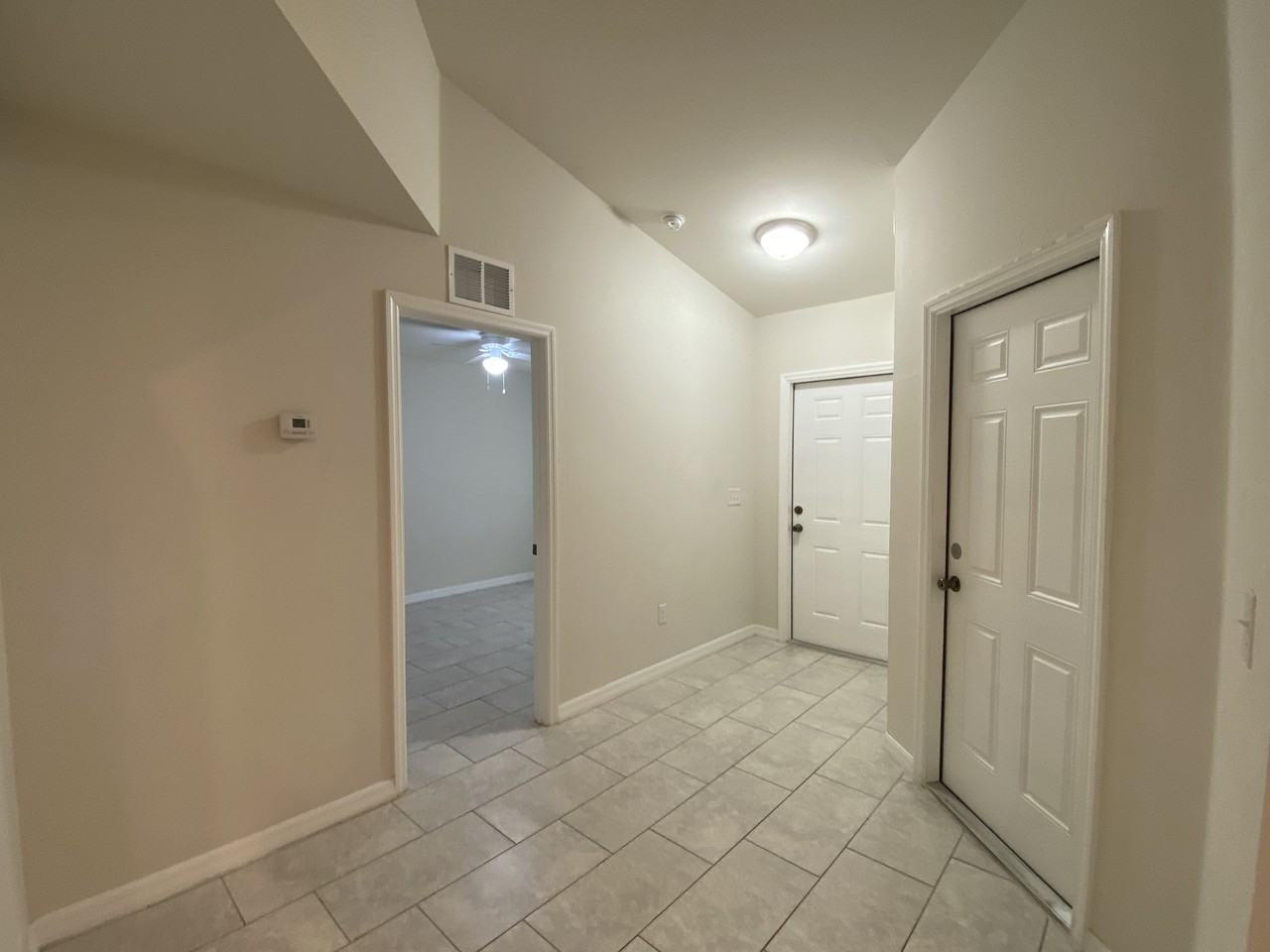 1020 Se 12th Ter - Photo 6 of 13