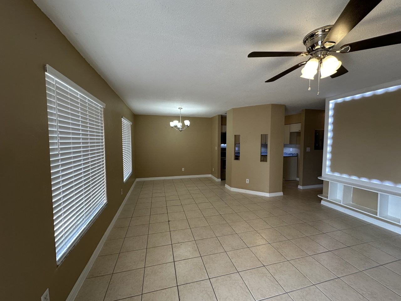 1805 Se 15th Pl #2 - Photo 6 of 16