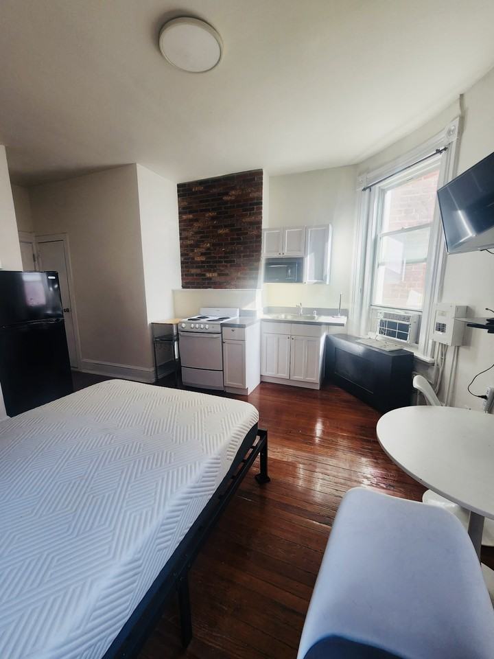 1702 16th St Nw #3 - Photo 4 of 6