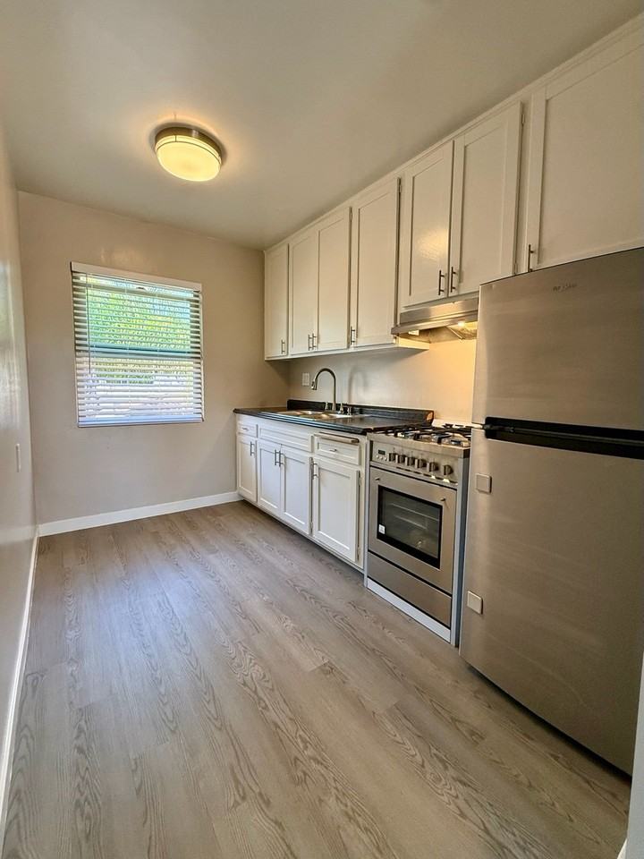 4688 39th St #F - Photo 6 of 17