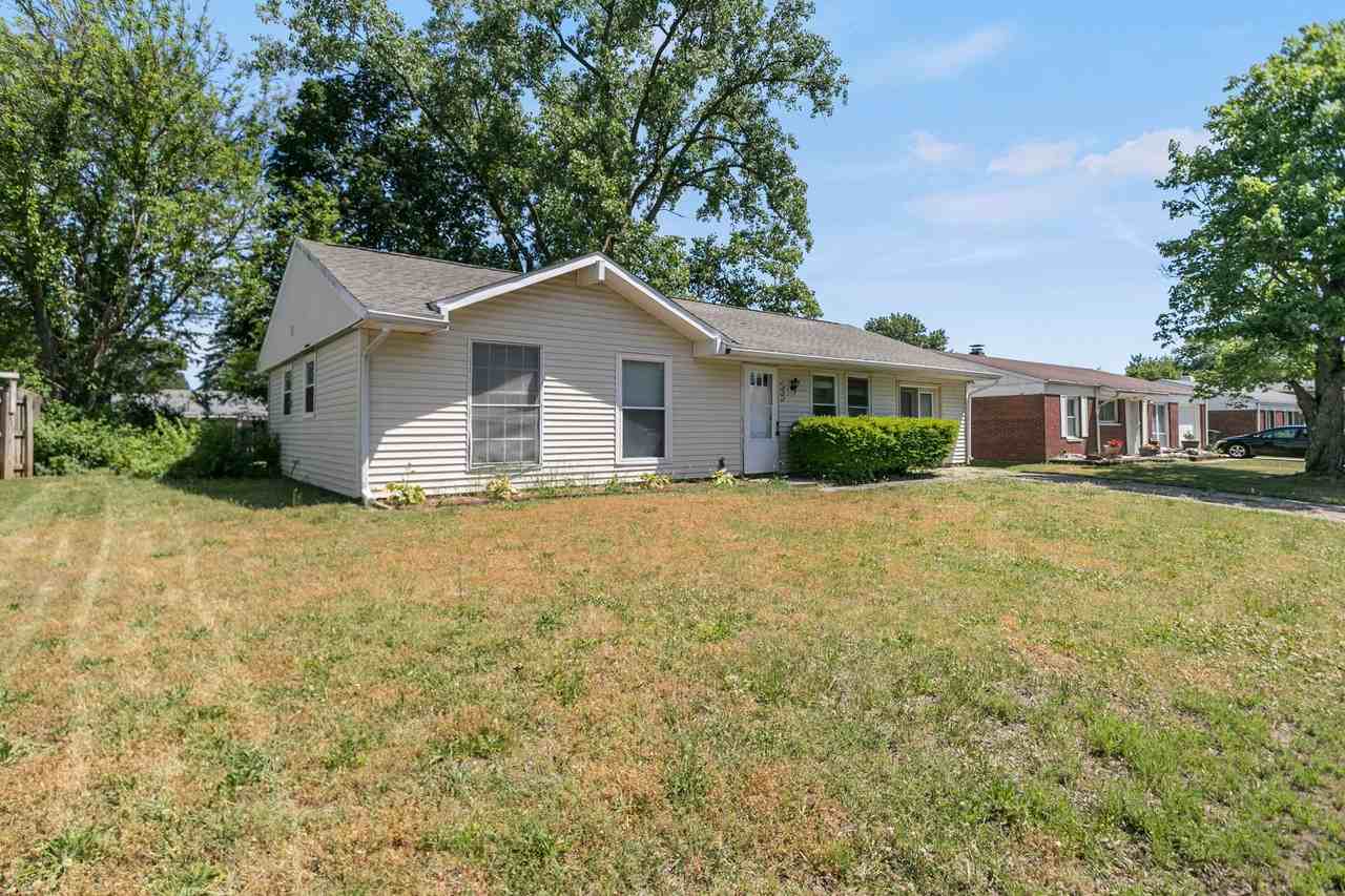 1333 Southlea Dr - Photo 2 of 18