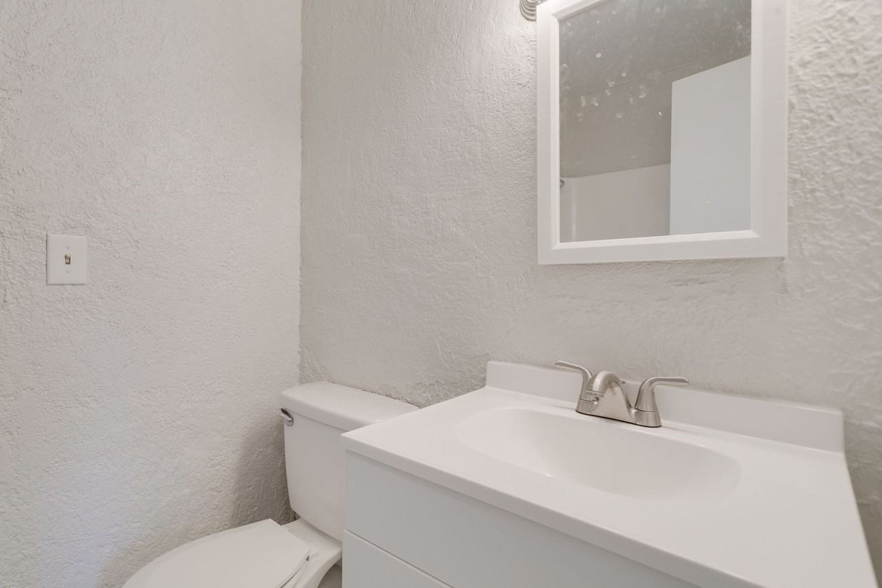 1333 Southlea Dr - Photo 6 of 18