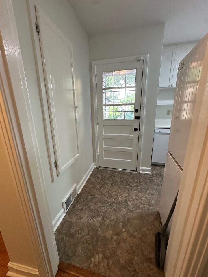 3924 Brennan Dr - Photo 6 of 13