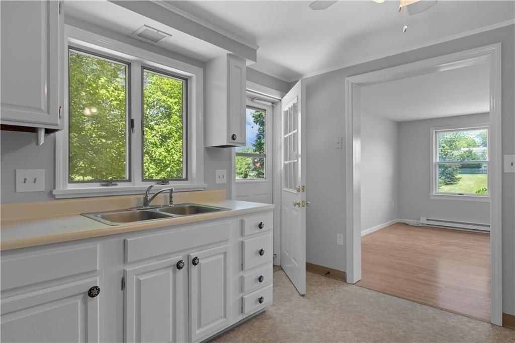 32 Prince Henry Ave - Photo 5 of 19
