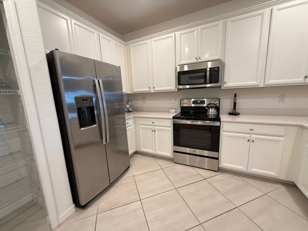 2084 Wellington St - Photo 2 of 4