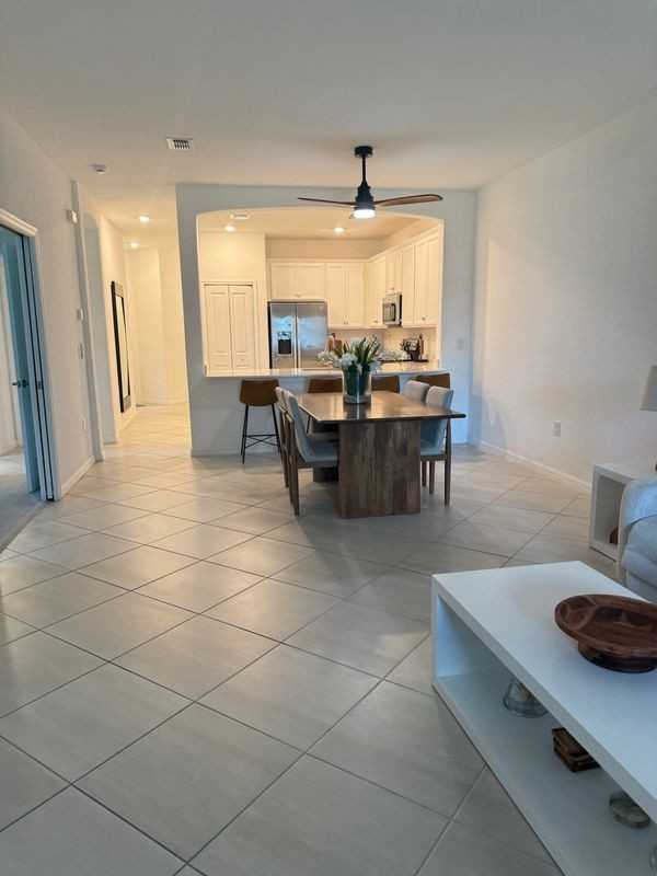 2084 Wellington St - Photo 4 of 4