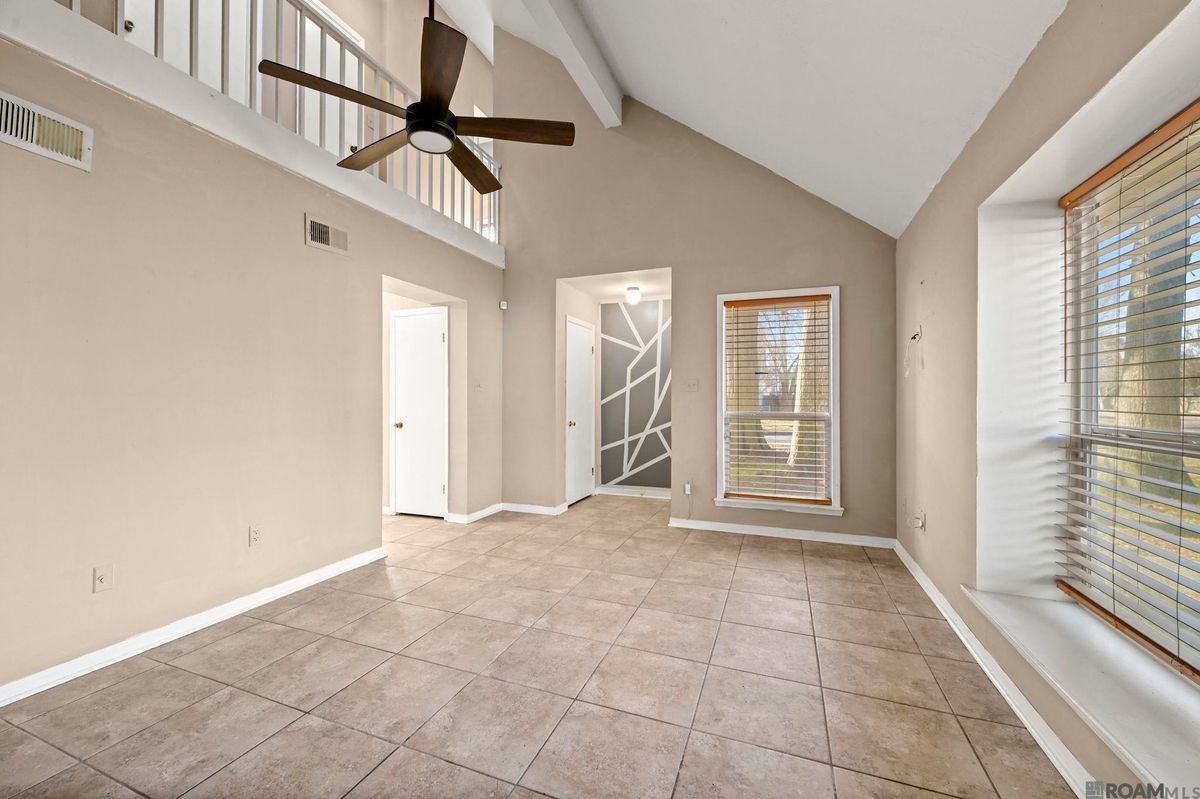 1412 Sharlo Ave - Photo 4 of 21