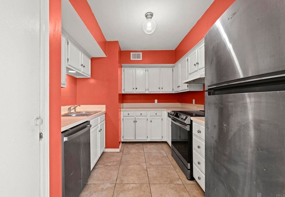 1412 Sharlo Ave - Photo 5 of 21