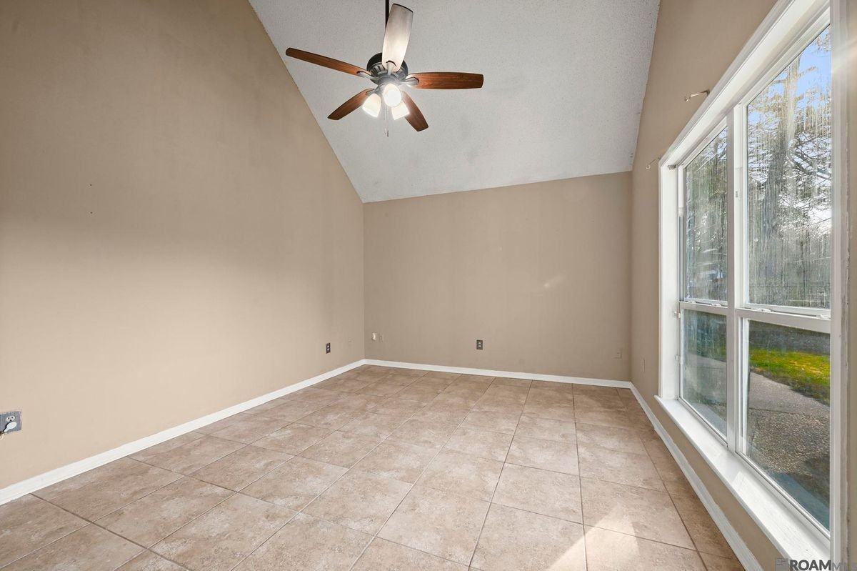 1412 Sharlo Ave - Photo 7 of 21