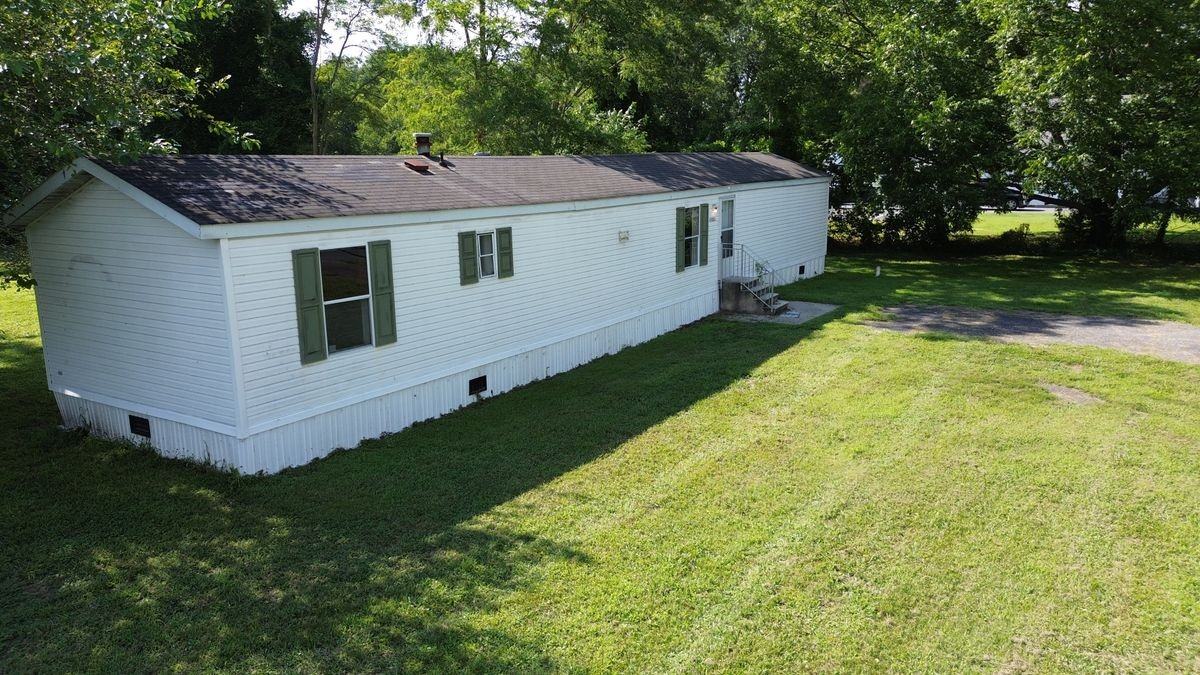 11226 Greenwood Rd - Photo 2 of 28