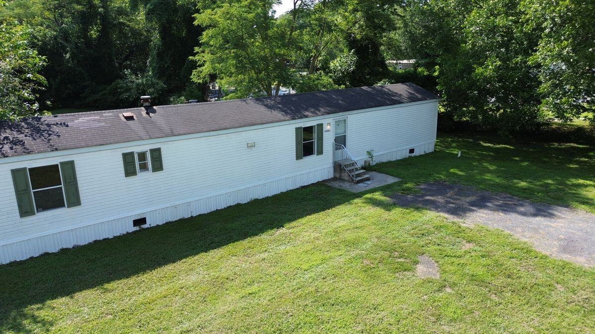 11226 Greenwood Rd - Photo 4 of 28