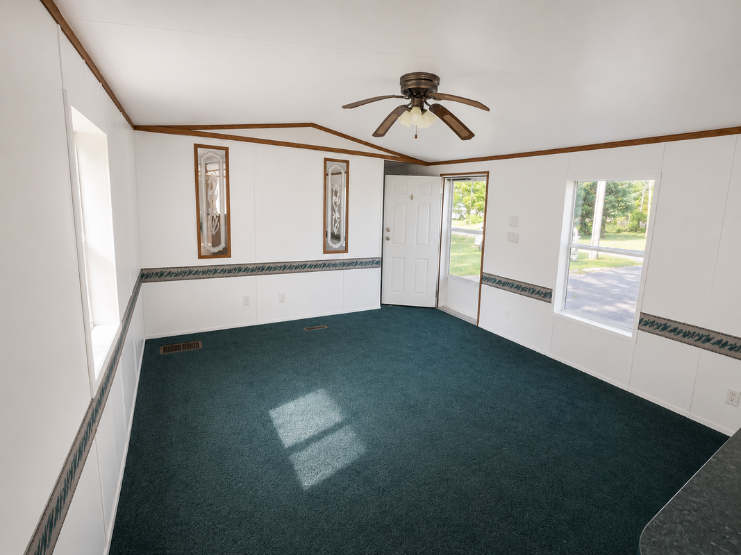 11226 Greenwood Rd - Photo 5 of 28