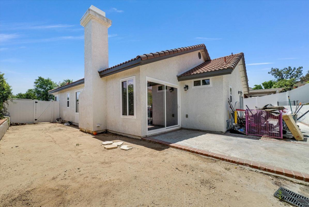 501 Roosevelt St - Photo 2 of 30
