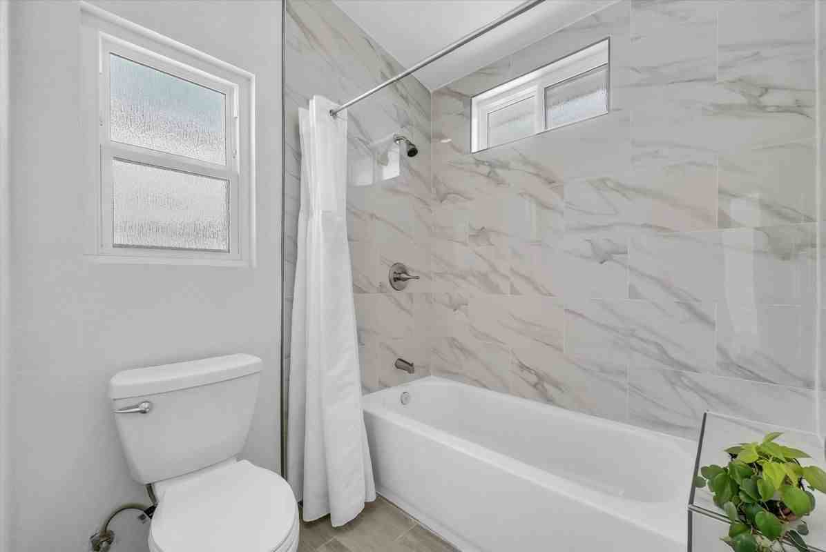 501 Roosevelt St - Photo 3 of 30