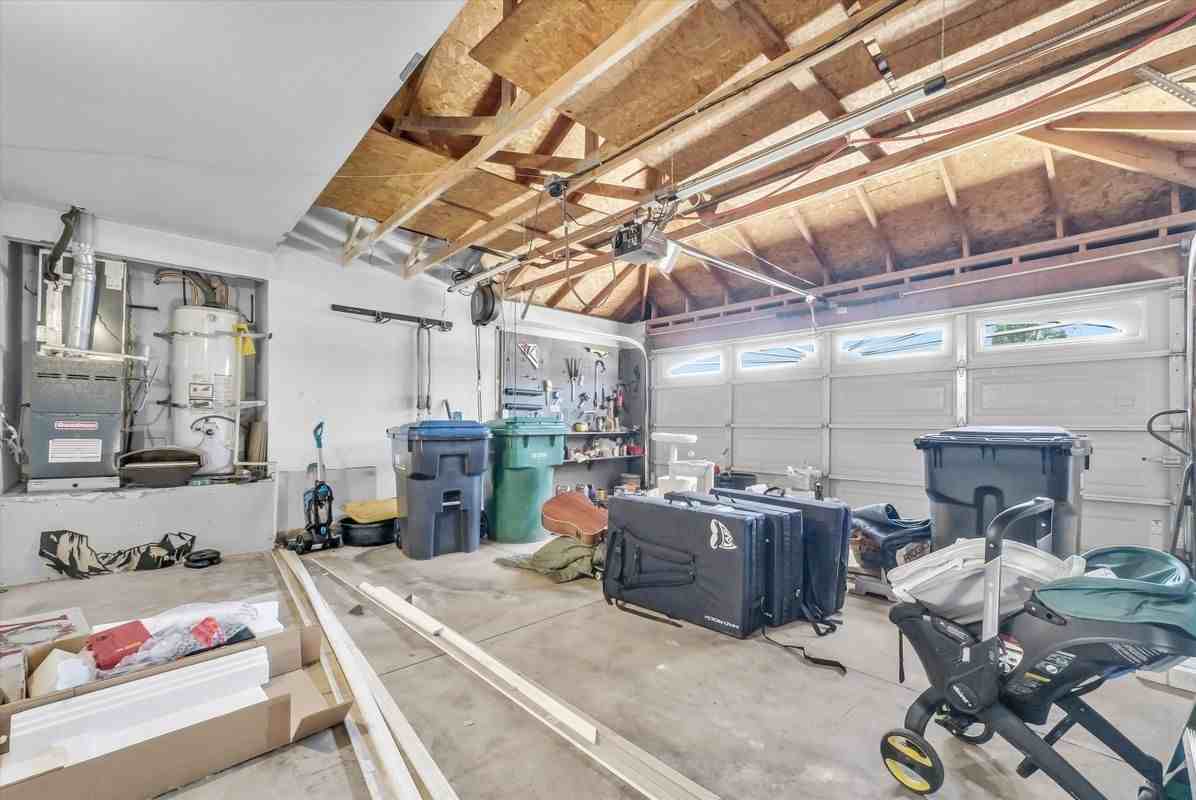 501 Roosevelt St - Photo 7 of 30