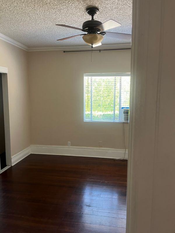 428 Cypress Ave - Photo 2 of 12