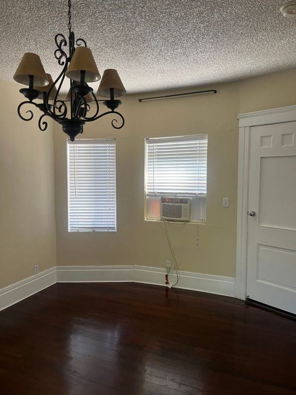 428 Cypress Ave - Photo 5 of 12