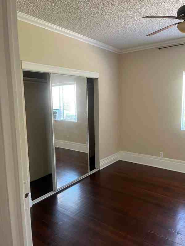 428 Cypress Ave - Photo 6 of 12