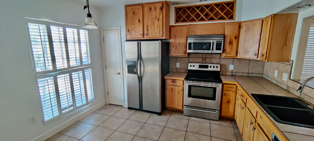 1114 N Madrid Ln - Photo 3 of 24