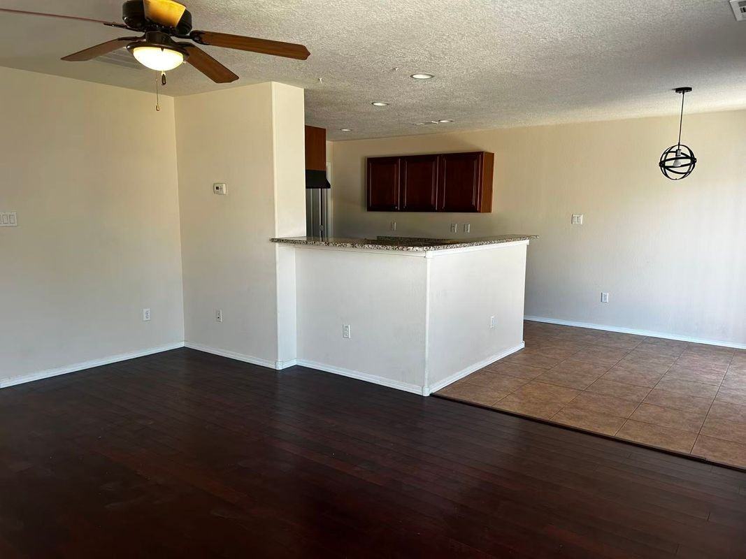 10916 Fort Point Ln Ne - Photo 3 of 27